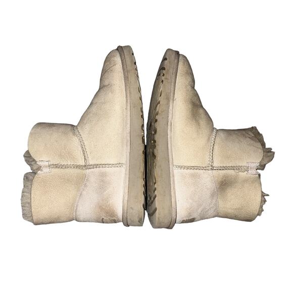 UGG Australia Women's 7 Short Bailey Button Boots 3352 Sand EUR 38 Sheepskin - Picture 5 of 11